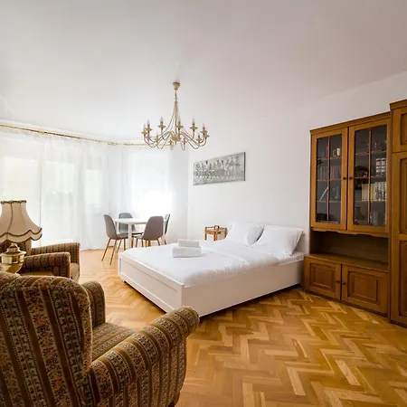 Ursus Standard By Bookinghost Apartamento Varsóvia